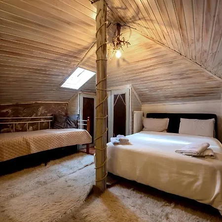 Apartment Lykovrisi *