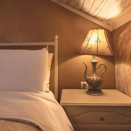 Lykovrisi Apartment *