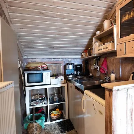 Lykovrisi Apartment