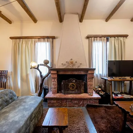 Apartment Lykovrisi Arachova