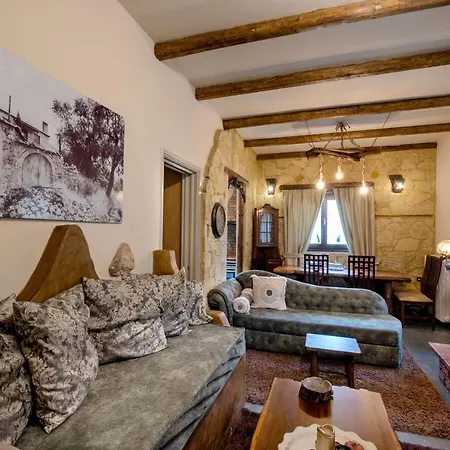 Apartment Lykovrisi