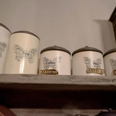 Apartment Lykovrisi *