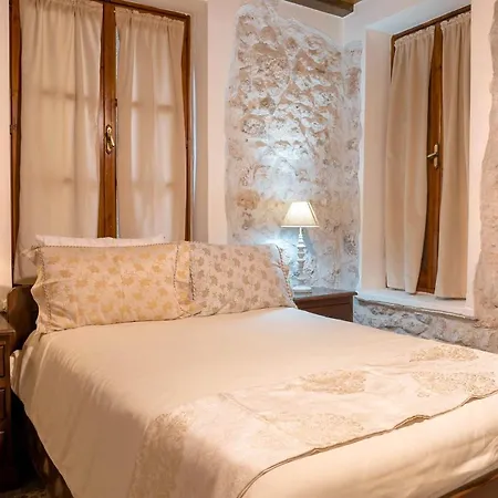 Apartment Lykovrisi *