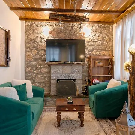 Lykovrisi Apartment Arachova