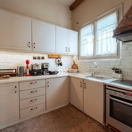 Lykovrisi Apartamento Arájova