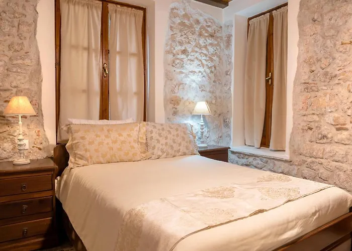 Apartment Lykovrisi *