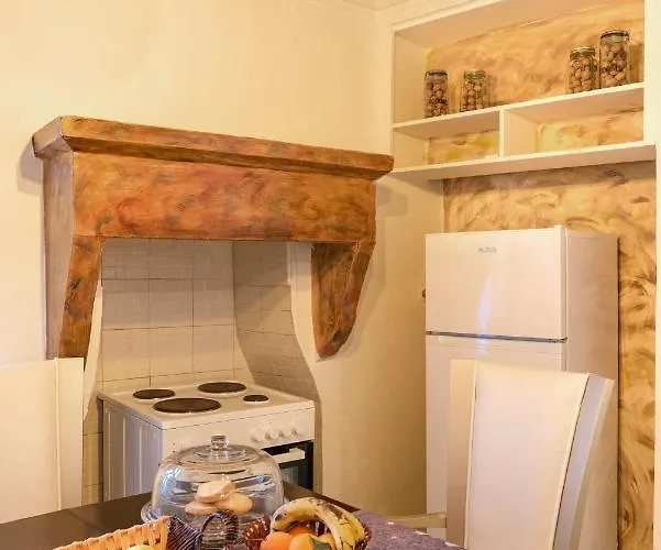 Apartment Lykovrisi *