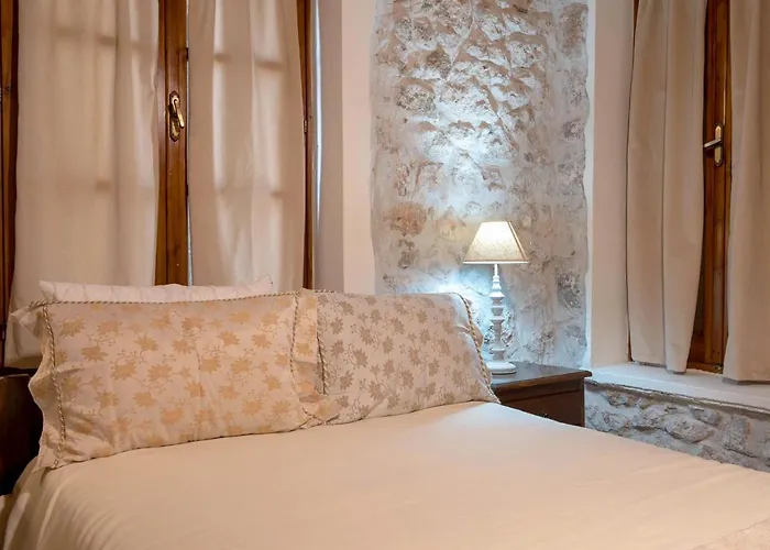 Apartment Lykovrisi *